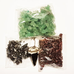 Väikesed auguga kristallid ehete valmistamiseks + defektiga orgon-pendel šungiidiga, 189 g
